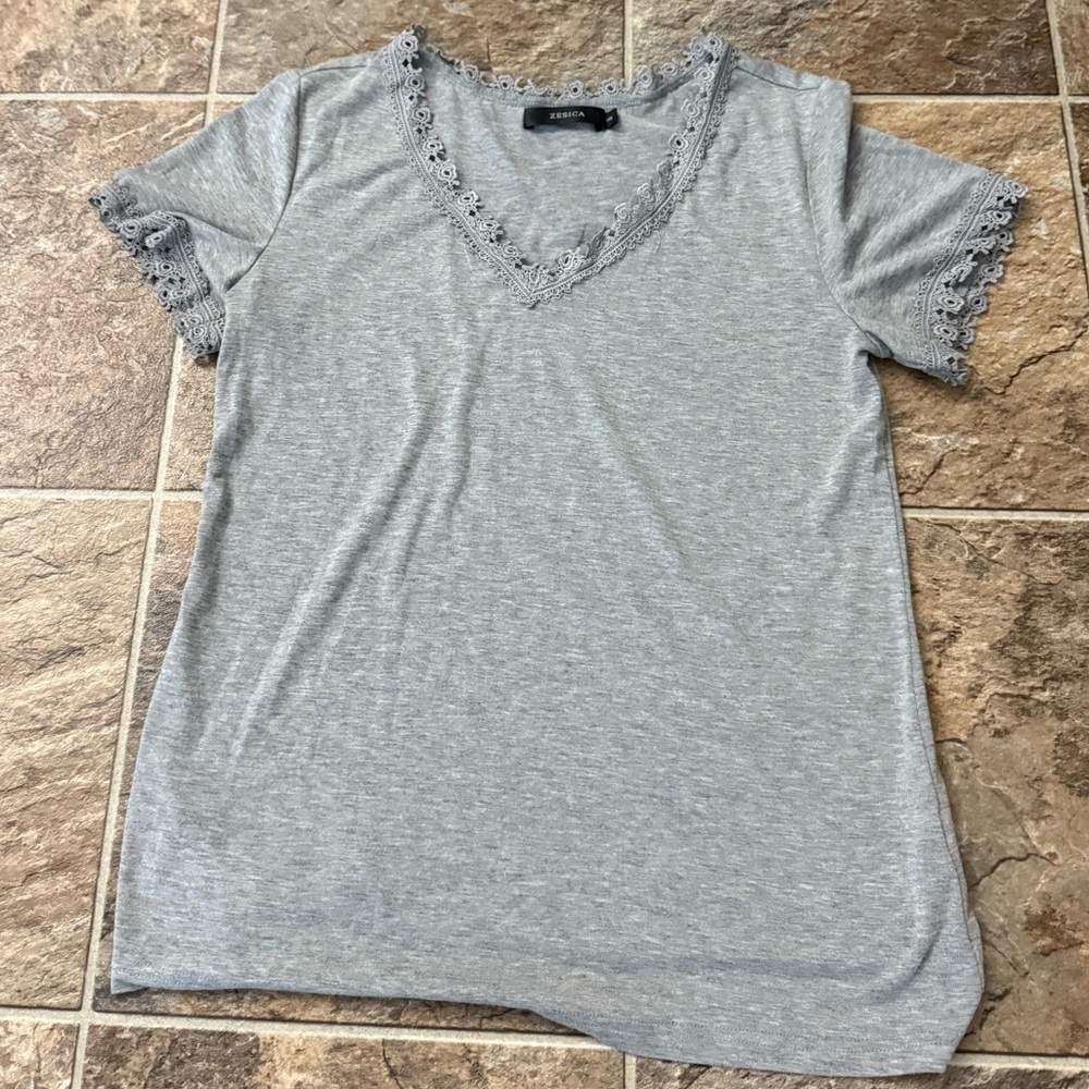 Elegant Gray Women's Lace Trim Tee